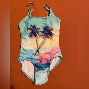 Cs kids 4-5 swimsuit great condition